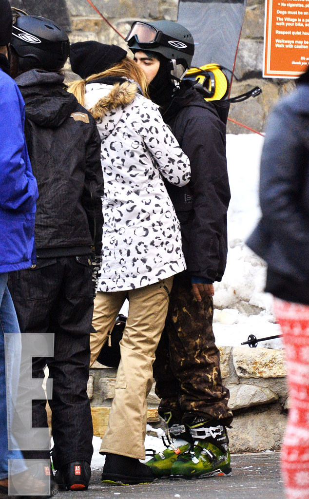 Joe Jonas, Mystery Girl, Kiss, Exclusive Joe Jonas, Mystery Girl, Kiss, Exclusive